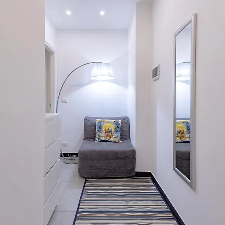 Apartment Dolce Casa Di Sve Vicino La Stazione Genoa